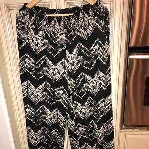 TIE DYE PALAZZO PANTS. WAIST IS NOT AS BIG AS SEEN